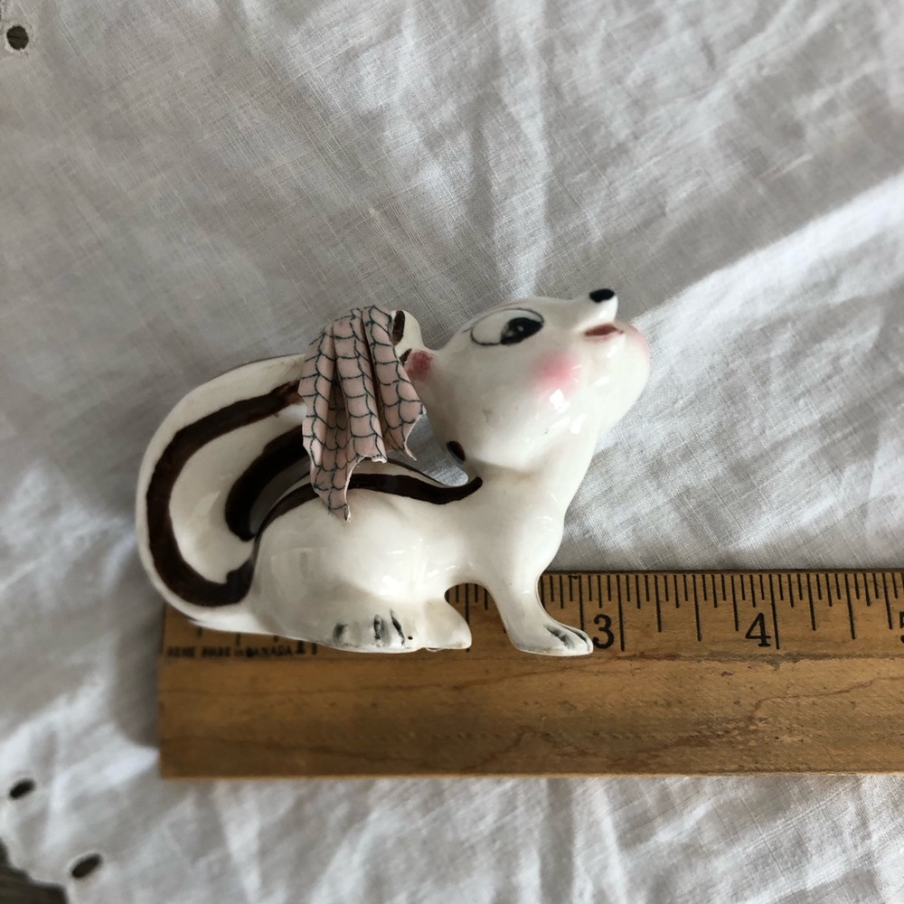 Vtg Anthropomorphic Chipmunk Figurine - Picture 7 of 15